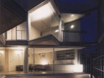 YAMASAKA HOUSEパティオ夜景02-400×300